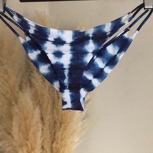 Skatie Swim Tie Dye Scrunch Bottom